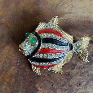 Gold fish brooch